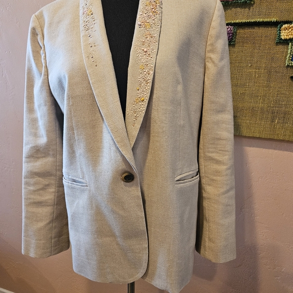 J. CREW Linen Blazer With Floral Lapel Details - Picture 8 of 12